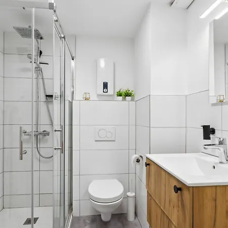 Zentrale, Grosse & Moderne In Apartmán *