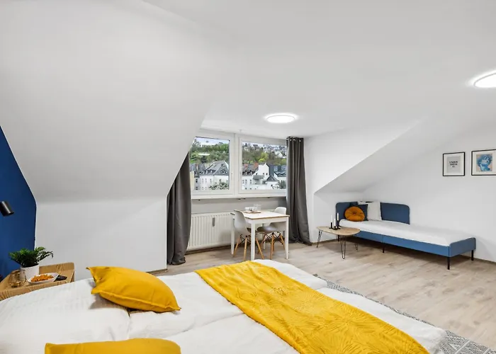 Zentrale, Grosse & Moderne In Koblenz