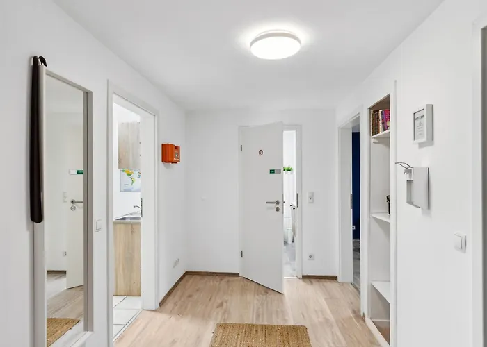 Zentrale, Grosse & Moderne In