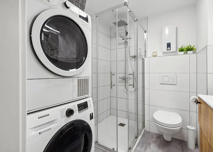 Zentrale, Grosse & Moderne In Koblenz